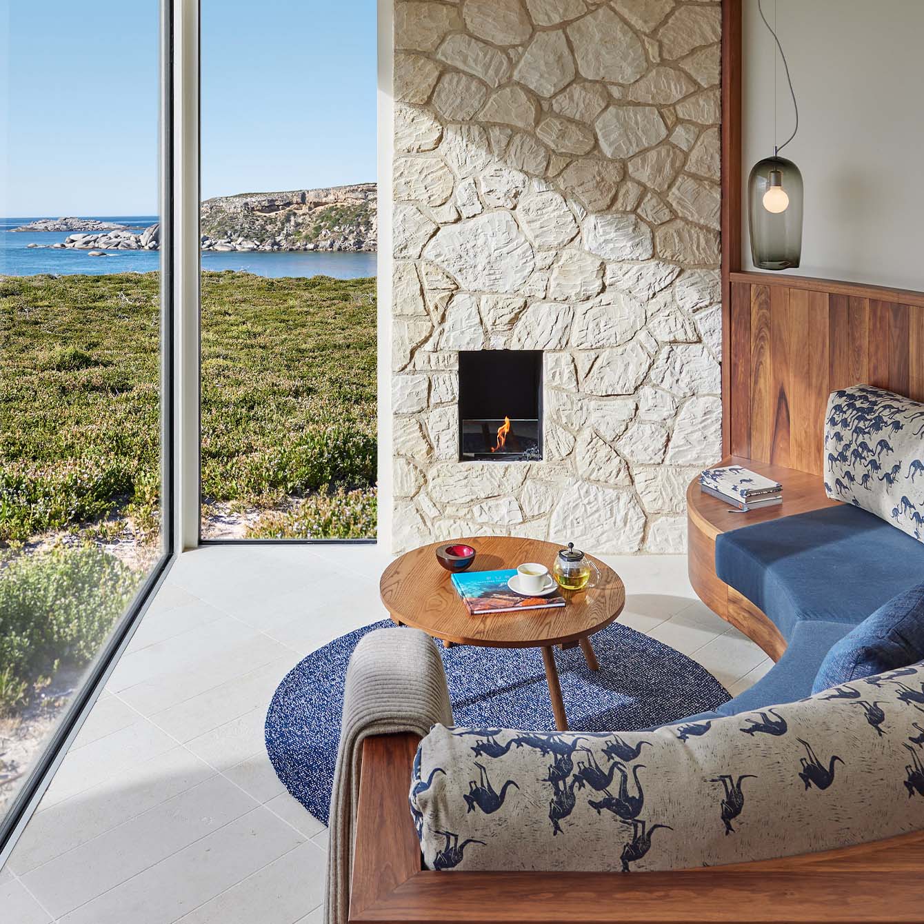 Lounge and terrace Right