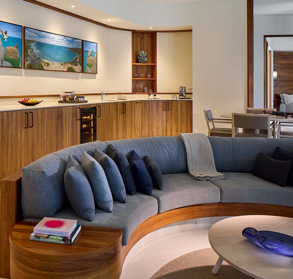 Lounge and terrace Left